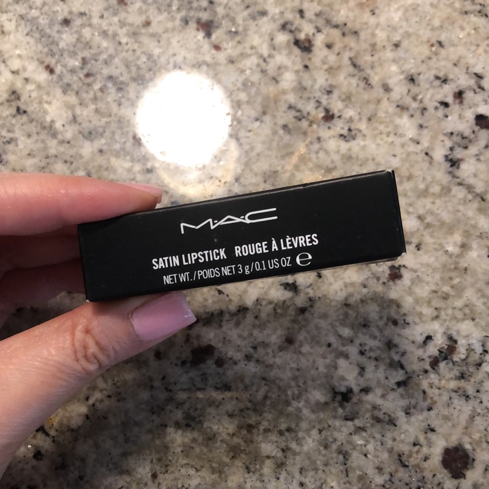 MAC TOXIC TALE - Picture 3 of 3